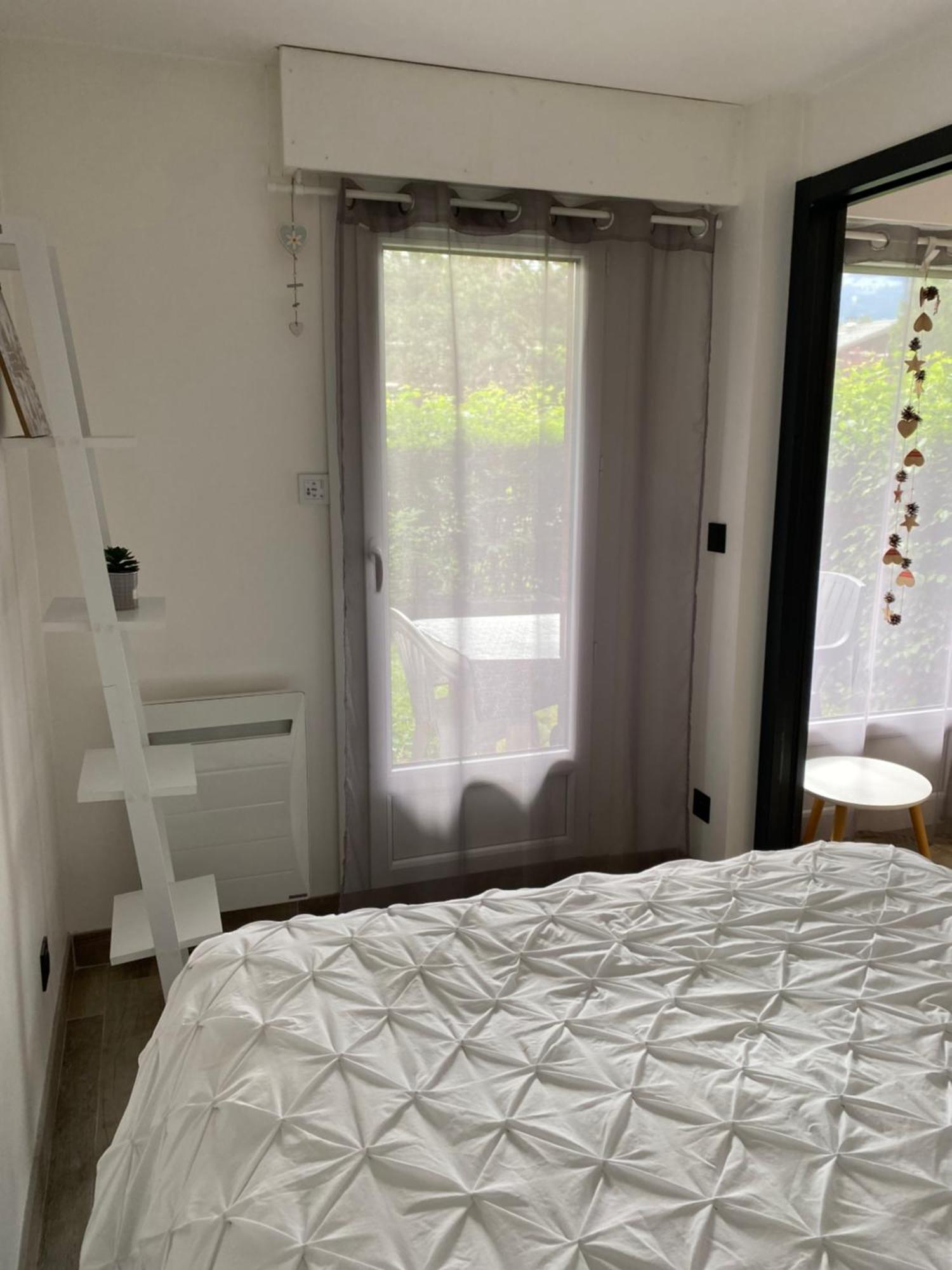 Mont Blanc Holidays Dans Residence Avec Gardien ซาล็องช์ ภายนอก รูปภาพ